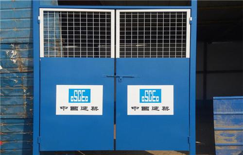 如何安全使用電梯防護(hù)門？